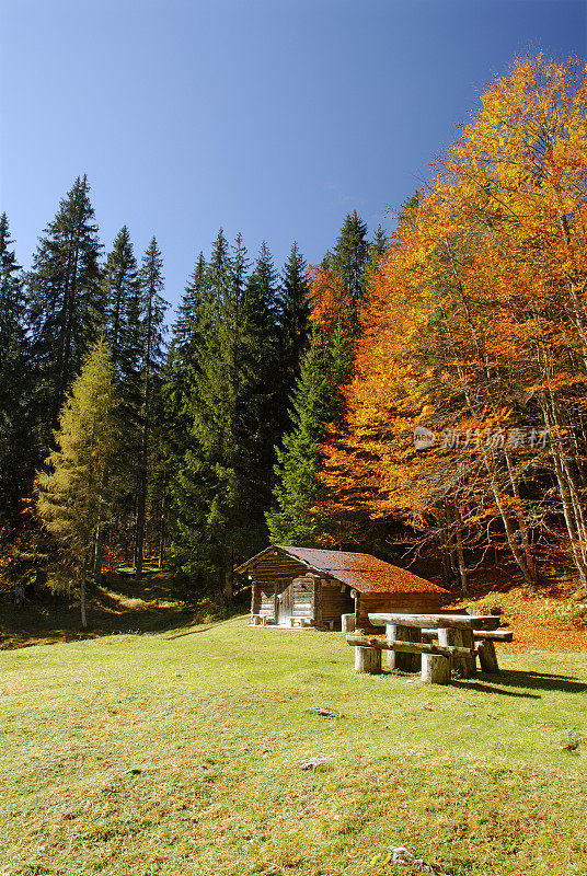 Val De Le Stanghe的偏远小屋(Dolomites -意大利)